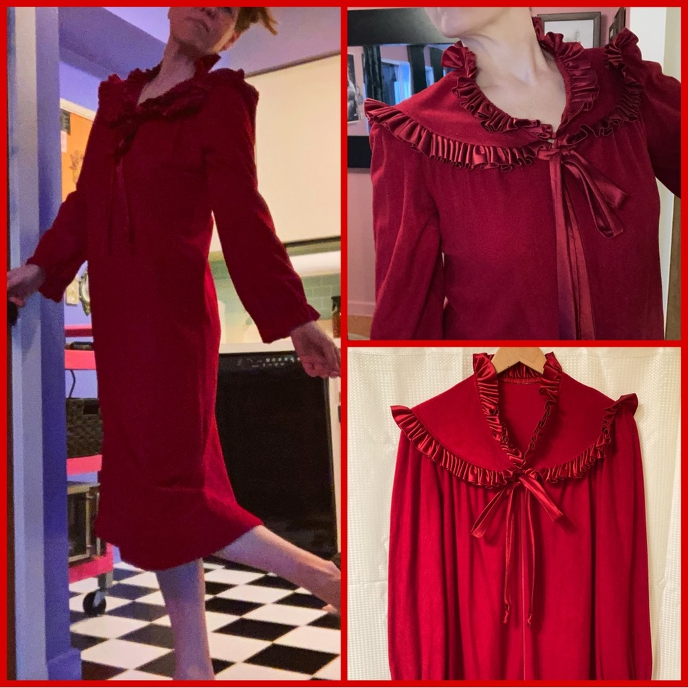 Scarlet Vintage Dressing Gown